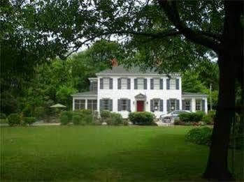 Oak Manor